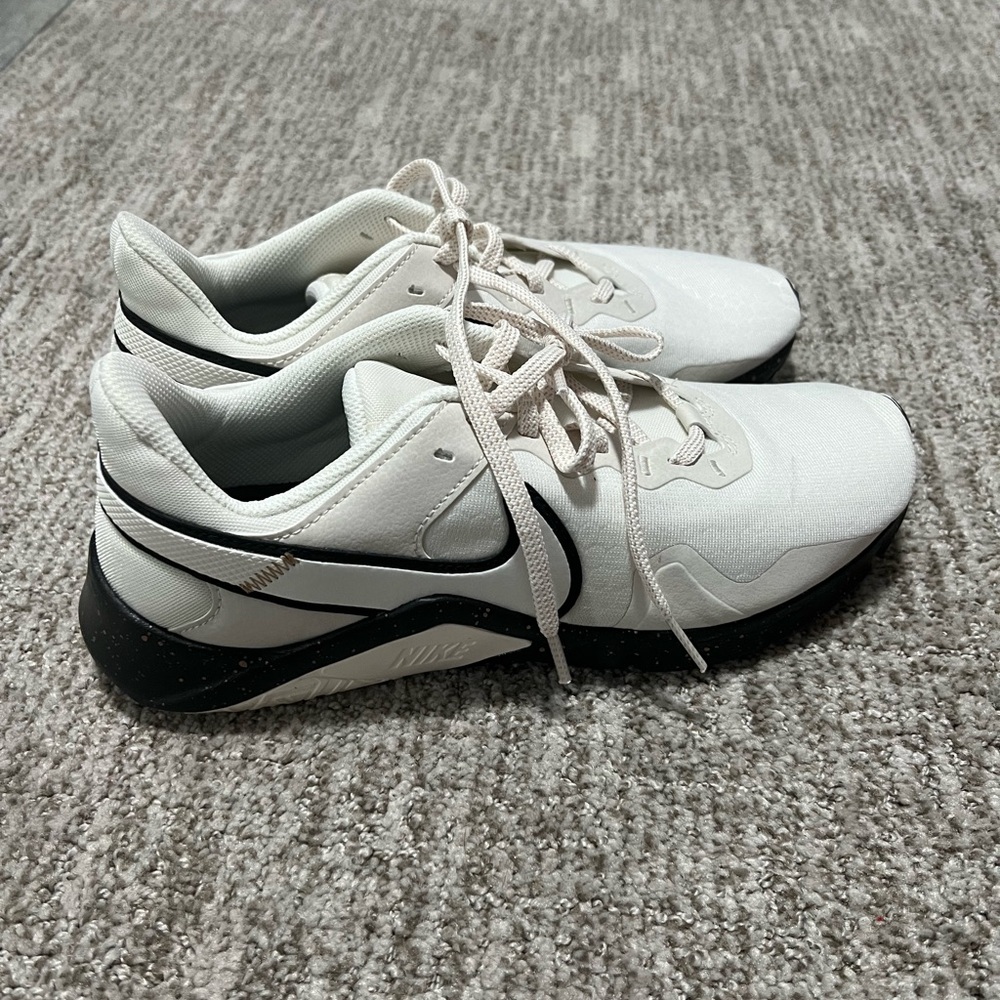 Nike Women's Training Shoes Wmns Nike Legend Essential 2, Womens Size 10